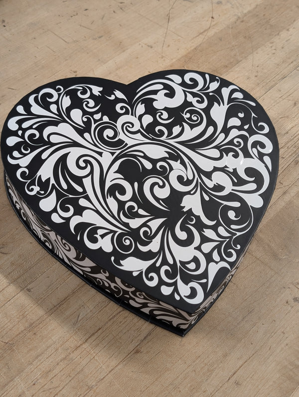 BLACK & WHITE VALENTINE HEART BOX